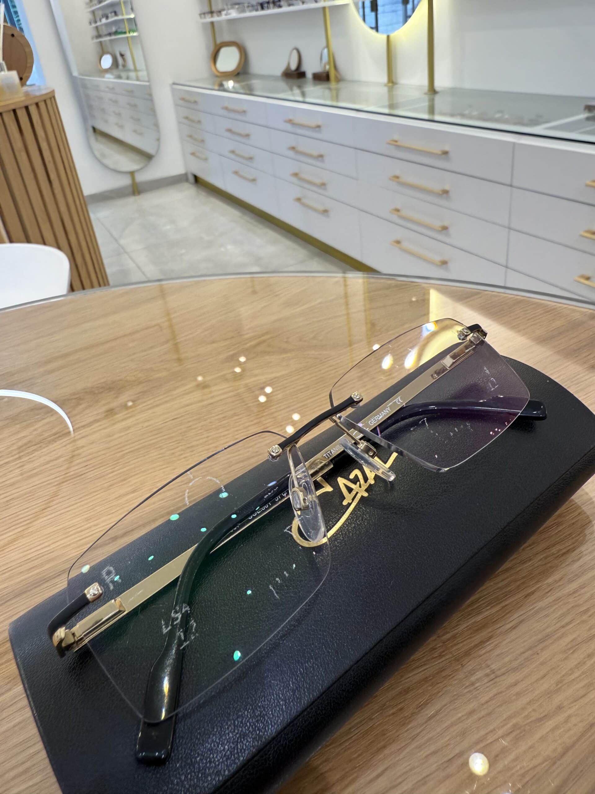 מחיר משקפי מולטיפוקל – מה באמת קובע את המחיר ואיך לבחור נכון?